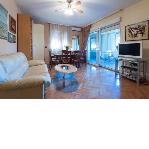 Luyos Apartment