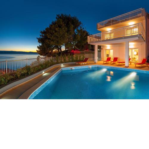 Magnificent Villa with Pool, Hot Tub, Sea View, Sauna