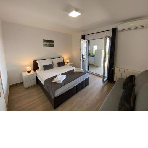 Maritom Apartments