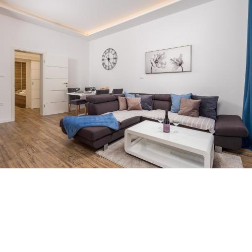 Mary apartment #1