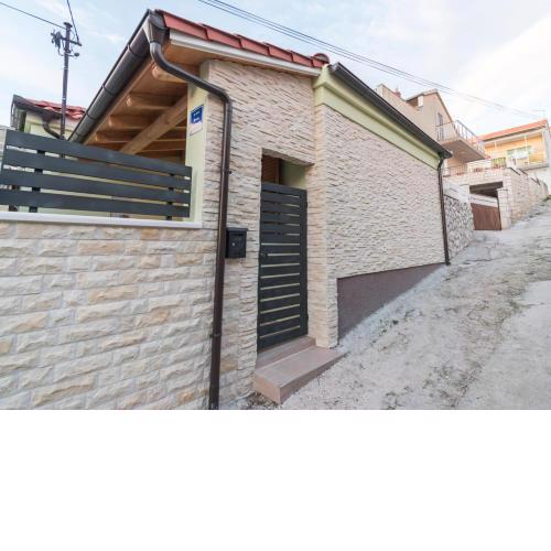 Modern Apartment Baćo with Jacuzzi