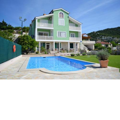 Modern apartment in Peracko Blato with sea view and pool