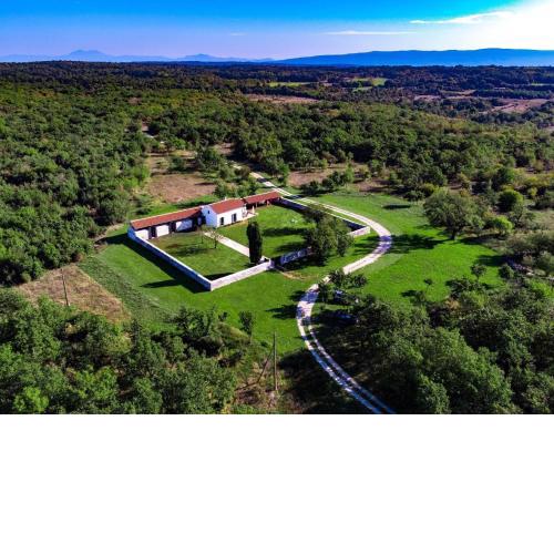 Modernes Ferienhaus in Krnica mit Großem Garten
