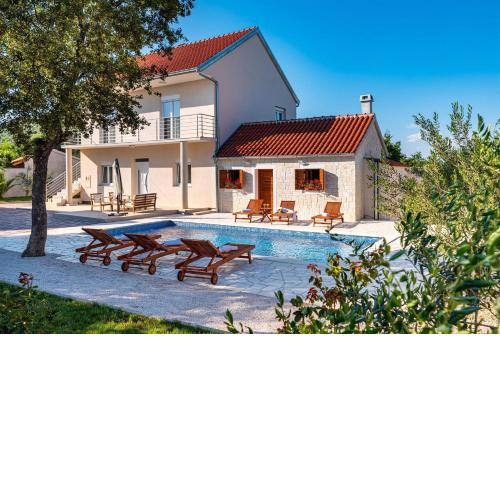 MY DALMATIA - Holiday home Zara with private swimming pool