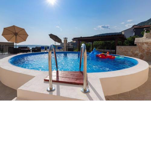 NAVIS Sea View Apartment with pool