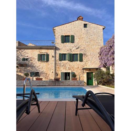 Neroli Place