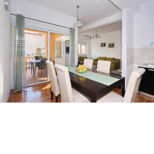 New! Apartment Gabriella 4+2, Privlaka