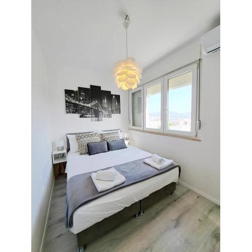 NEW! Top apartment, Split view from above