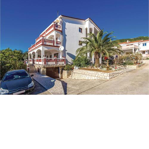 Nice Apartment In Banjol With Kitchen
