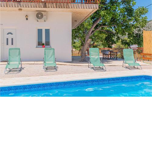 Nice Apartment In Danilo With Wifi