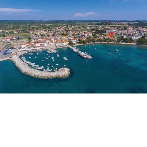 Nice Apartment In Fazana With House Sea View