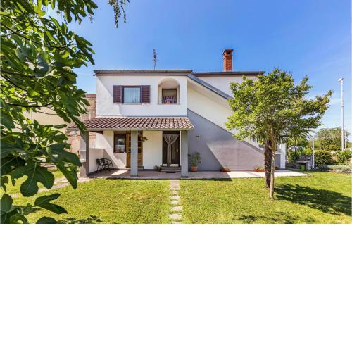 Nice Apartment In Fazana With Wifi