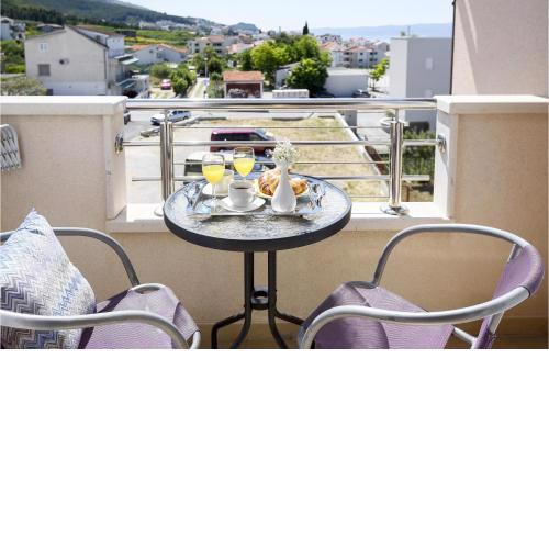 Nice Apartment In Podstrana With Wifi