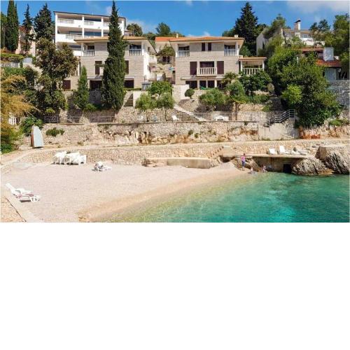 Nice Apartment In Primosten With Wifi