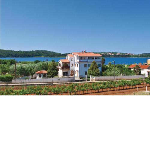 Nice Apartment In Pula With Wifi
