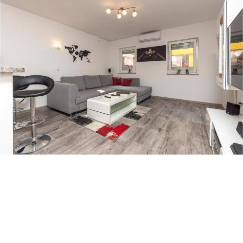 Nice Apartment In Pula With Wifi
