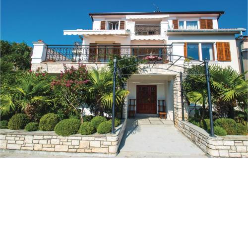 Nice Apartment In Rabac With Kitchen
