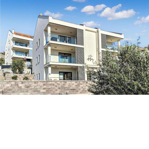 Nice Apartment In Sibenik With Kitchen