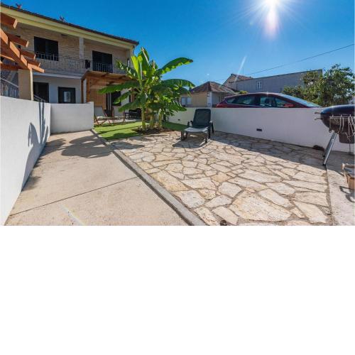 Nice Apartment In Turanj With Kitchen