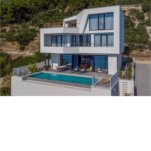 Nice Home In Brela With Wifi