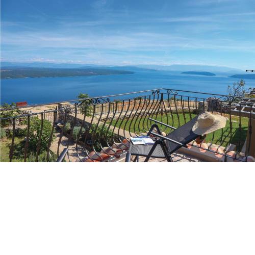 Nice Home In Cres With House Sea View