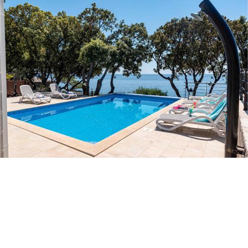 Nice Home In Dingac With Heated Swimming Pool