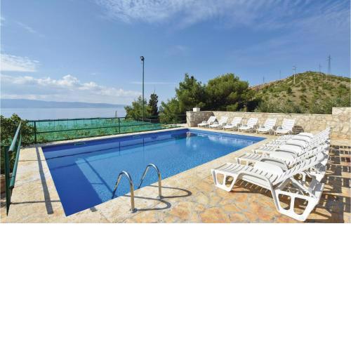 Nice Home In Duce With Outdoor Swimming Pool