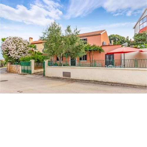 Nice Home In Medulin With Kitchen