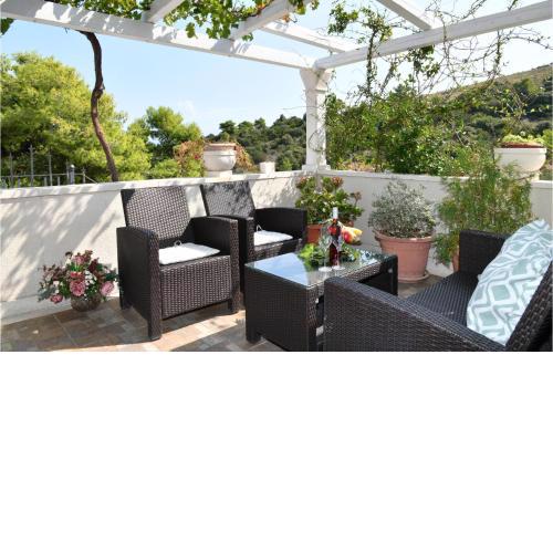 Nice Home In Postira With Wifi