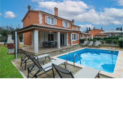 Nice Home In Pula With Outdoor Swimming Pool