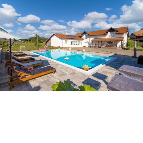 Nice Home In Slunj With Outdoor Swimming Pool