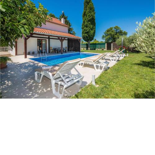Nice Home In Smokovic With Wifi