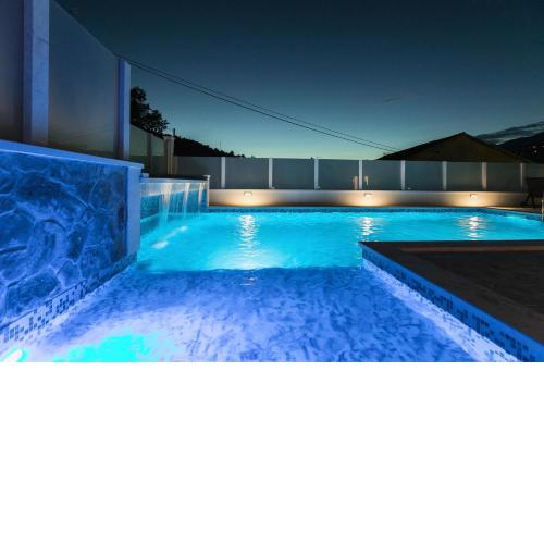 OZ's Coutryside Oasis with Private Pool