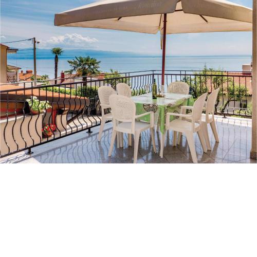 Pet Friendly Apartment In Icici With Wifi
