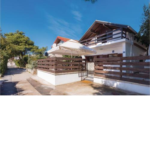 Pet Friendly Apartment In Jadrija With Wifi