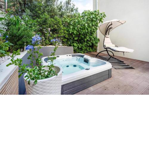 Pet Friendly Apartment In Podstrana With Wifi