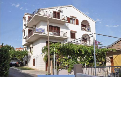 Pet Friendly Apartment In Zadar With Kitchen