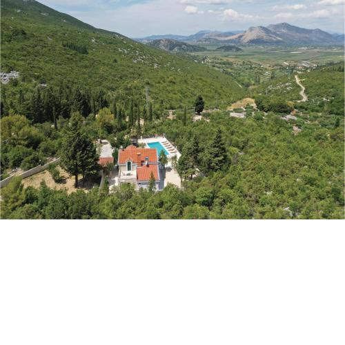Pet Friendly Home In Bijeli Vir With Jacuzzi
