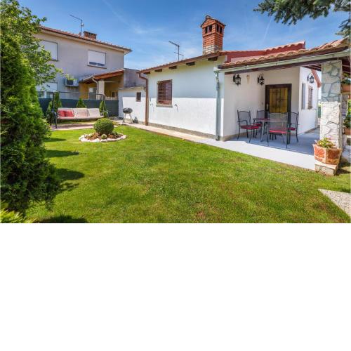 Pet Friendly Home In Fazana With Kitchen