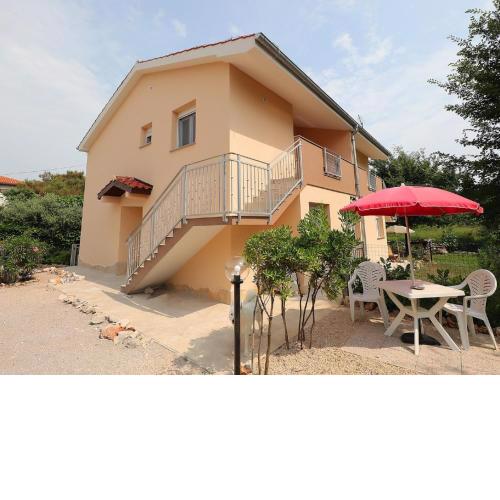 Picturesque Apartment in ilo with Balcony