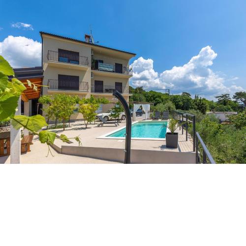 Pool Apartment Happy Sound - Happy Rentals