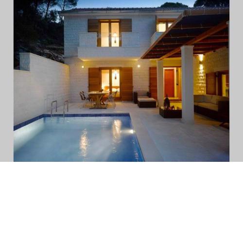 Private luxury Villa AZZURRO on Solta for up to 10 persons, free parking, very close to beach! FREE Kajak & Mountainbikes, GREAT living area & privacy!