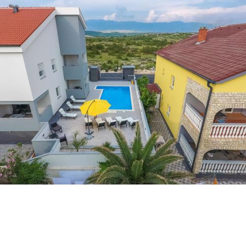 Privilege Pool Apartments
