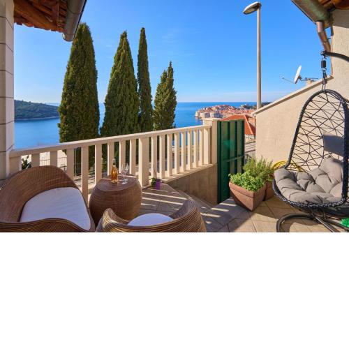 Purple SeaView Apartment