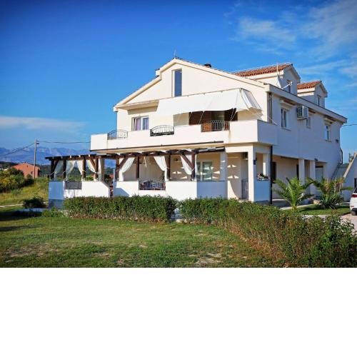 Refreshing Apartment in Ljubac with Shared Garden