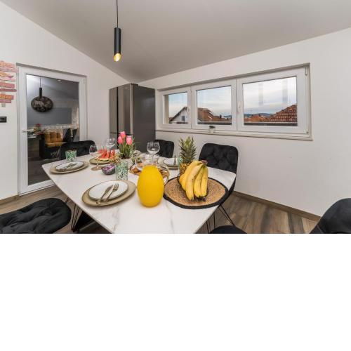 Relax 3BDR Apartment with terrace and BBQ