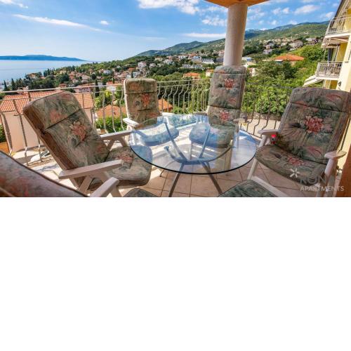 Rona Spacious apartment with a panoramic view