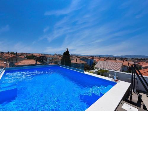 Rooftop heated pool Villa Jelena