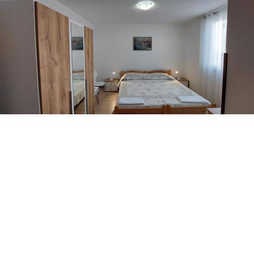 Room Eta