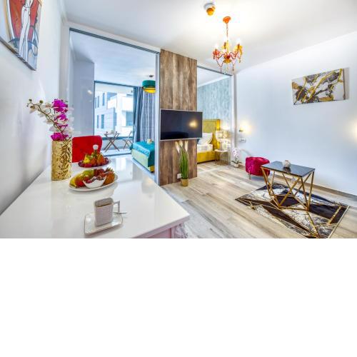 Royal Luxuria Modern Studio